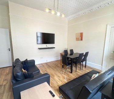 Tollcross Apartment | 2 Bed Flat in Central Edinburgh
