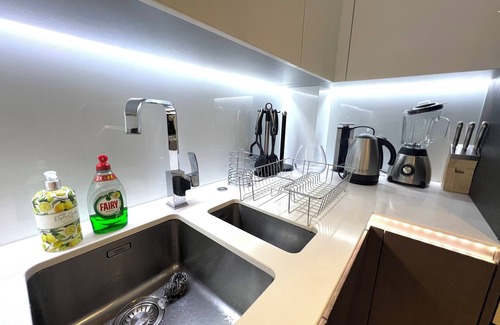 London Borough of Hounslow Apartment | 2 bed Flat in Kew Bridge