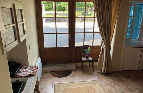 Saint-Cyr-les-Champagnes Cottage | 2 Bed Cottage-Sleeps 4-Garden-Fireplace-Pets