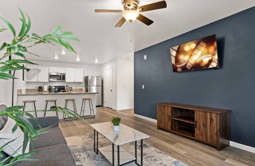Reno/Tahoe Airport Apartment | 2 Bed Getaway with Free Parking & Modern Comforts