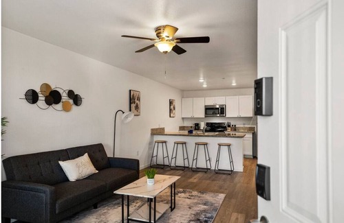 Reno/Tahoe Airport Apartment | 2 Bed Getaway with Free Parking & Modern Comforts