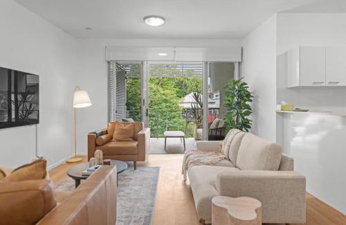 Teneriffe Apartment | 2-Bed Getaway with Shared Pool & BBQ Access