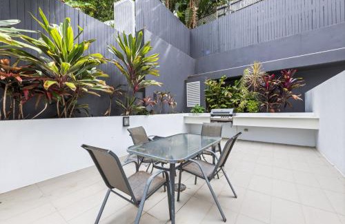 Teneriffe Apartment | 2-Bed Getaway with Shared Pool & BBQ Access
