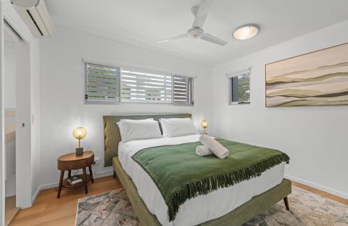 Teneriffe Apartment | 2-Bed Getaway with Shared Pool & BBQ Access