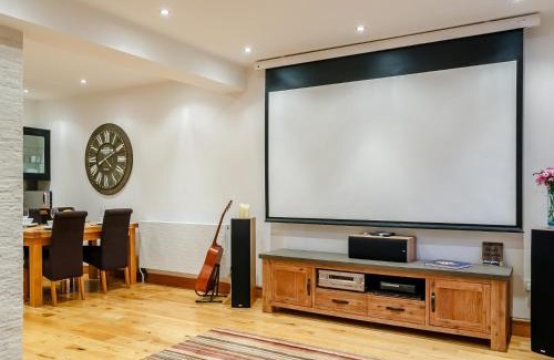 Battle House | 2 Bed in Battle 77491