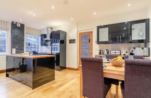Battle House | 2 Bed in Battle 77491