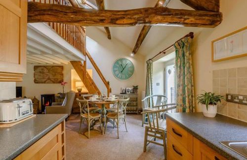 Bouth House | 2 Bed in Bouth LCC03