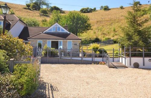 Bridport House | 2 Bed in Bridport 88614