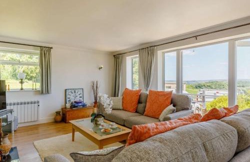 Bridport House | 2 Bed in Bridport 88614