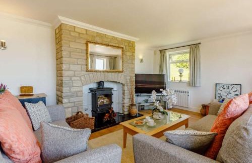 Bridport House | 2 Bed in Bridport 88614