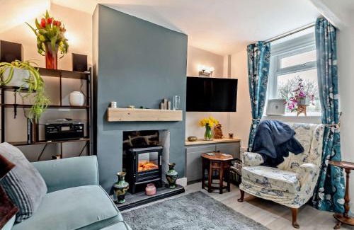 Buxworth House | 2 Bed in Buxworth 94131