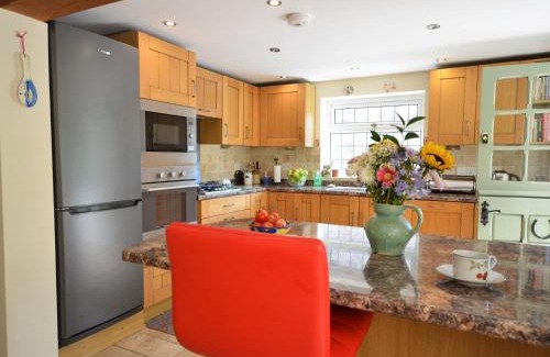 Glangrwyney House | 2 Bed in Crickhowell 76431