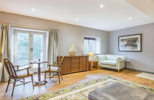 Gilwern House | 2 Bed in Gilwern 86615