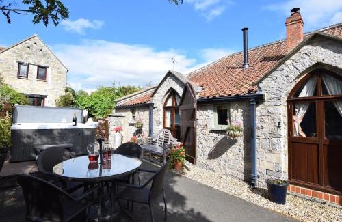 Stawell House | 2 Bed in Glastonbury THEOL