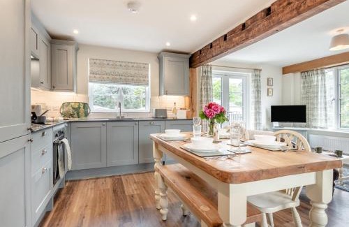 New Forest District House | 2 Bed in Godshill 96127