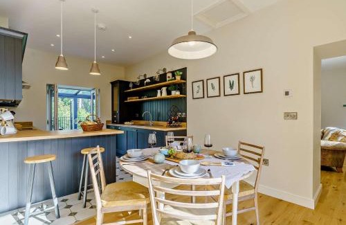 Richmond House | 2 Bed in Richmond 83085