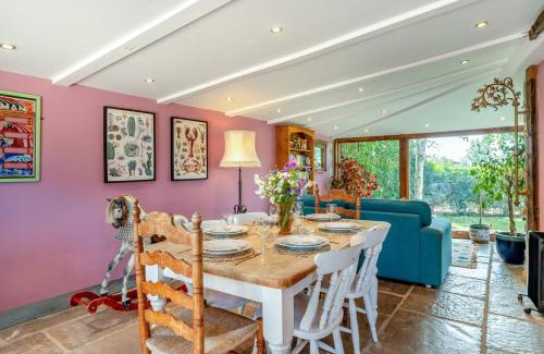 Muchelney House | 2 Bed in Thorney oc-r32363
