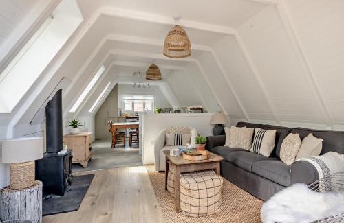 Weybourne House | 2 Bed in Weybourne NCC38