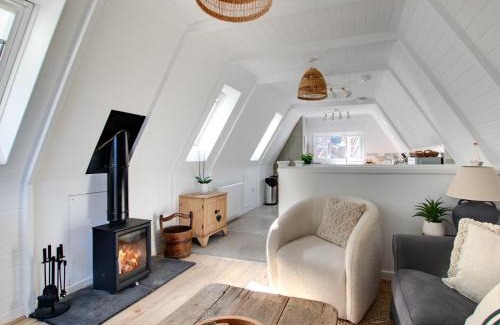 Weybourne House | 2 Bed in Weybourne NCC38