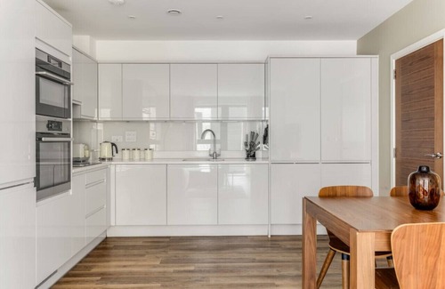 Wandsworth Apartment | 2 Bed Riverside Flat in Wandsworth