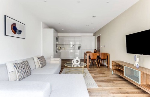 Wandsworth Apartment | 2 Bed Riverside Flat in Wandsworth