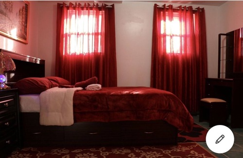 Ocean Hill Apartment | 2 Bed Room Affordable Private Apartment in Brooklyn/Manhattan/NYC .