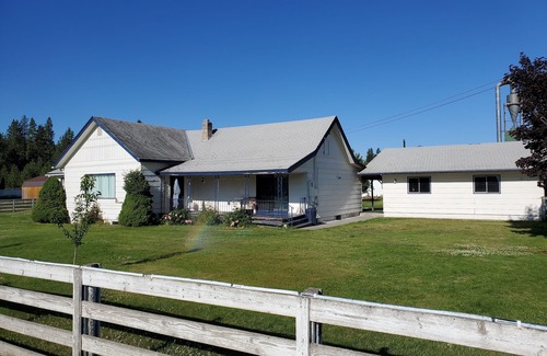 Mill River House | 2 bed room- full kitchen