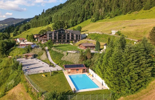 Alpendorf Apartment | 2 Bed Studio Panorama