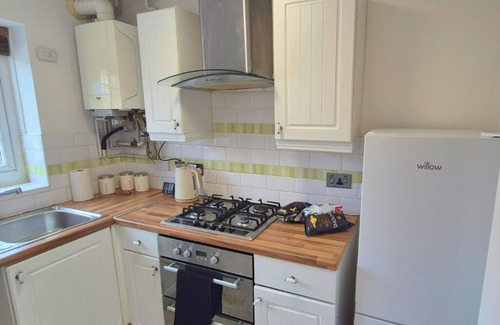 Walsall House | 2 Bed Tamebridge & Bescot Train Station M5/M6-J9 & J7