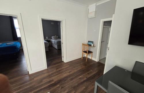 Aylesbury Apartment | 2 Bed Town Centre Nr Theatre Free Park Wi-Fi & garden