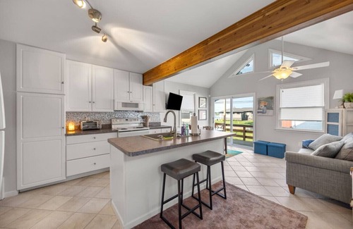 Waterford House | 2 Bed with a view of Sylvan Lake