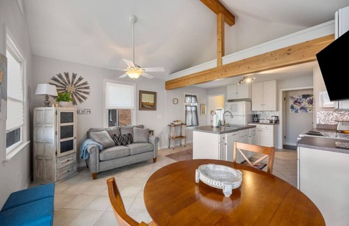 Waterford House | 2 Bed with a view of Sylvan Lake
