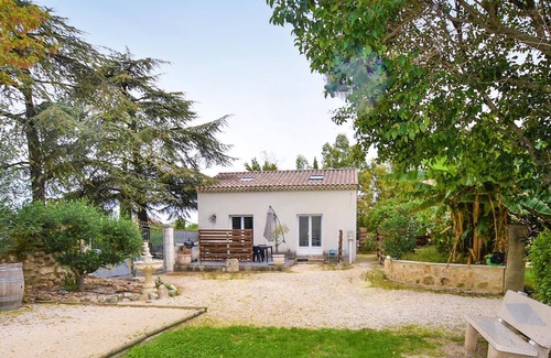 Saint-Paul-Trois-Chateaux House | 2 bedroom accommodation in St-Paul-trois-Châteaux