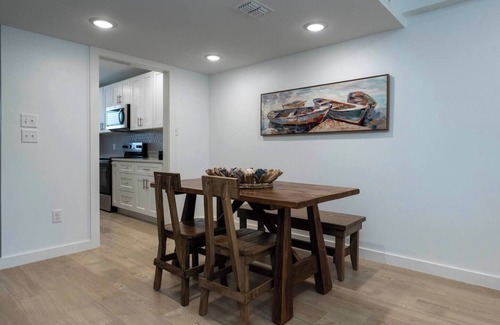 Rockport House | 2 bedroom 1.5 bath townhome 1150 sqft