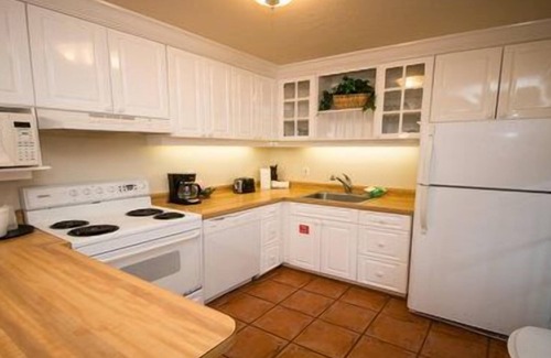 Bradenton Beach Hotel | 2 Bedroom, 1 Bathroom 2nd floor stairs only. Pet Friendly