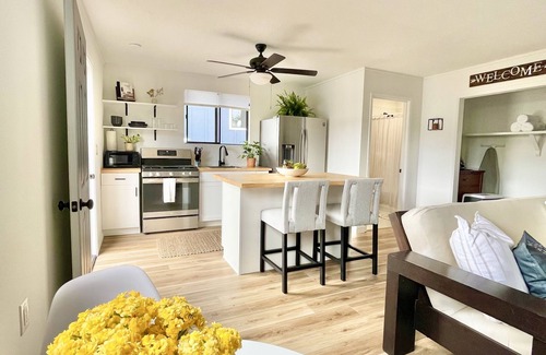 Kalaoa Cottage | 2 bedroom 1 bath cottage 10 minutes from beach