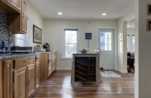 Two Rivers House | 2 Bedroom 1 Bath Modern And Cozy Vacation House