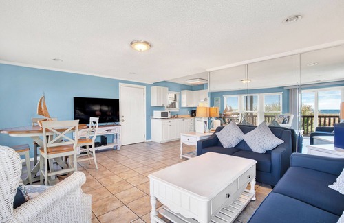 Tybee Island Condo | 2 bedroom 1 bath ocean front condo