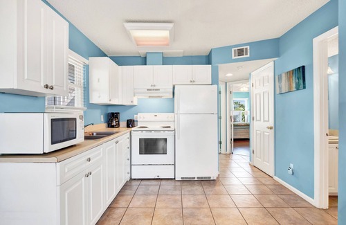 Tybee Island Condo | 2 bedroom 1 bath ocean front condo