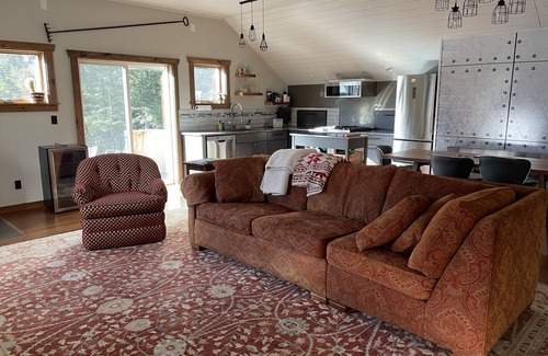 Saranac Lake Apartment | 2 bedroom, 1 bath second floor walk up apartment on the lake