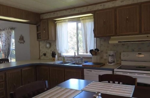 Florence House | 2 bedroom 1 bath walk to beach "Surf Scooter"