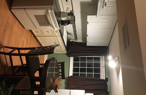 Lincolnia Apartment | 2 bedroom 1 bathroom private basement apartment.luminous 15 min from dc.