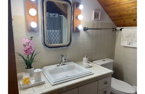 Manitowoc House | 2 Bedroom 1 Bathroom Townhome In Manitowoc