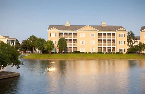 Myrtle Beach Condo | 2 Bedroom (1 King & 2 Queen beds) 2 Bath Resort Condo with Lots of Amenities