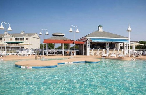 Myrtle Beach Condo | 2 Bedroom (1 King & 2 Queen beds) 2 Bath Resort Condo with Lots of Amenities