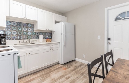 Singer Island Apartment | 2 Bedroom 2 Bath Walking distance to Beach and Restaurants