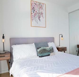 Braddon Apartment | 2 Bedroom 2 bath 1 Car on Lonsdale Street