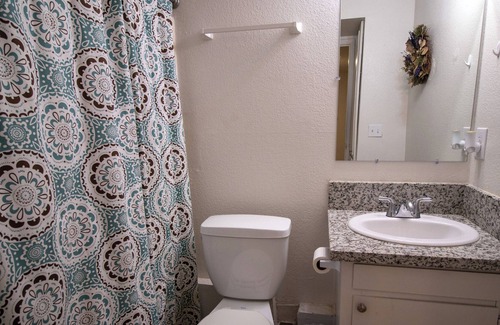 Porterville Apartment | 2 bedroom 2 bath apartment near main street