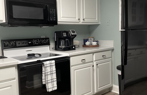 Crescent Beach Condo | 2 Bedroom 2 bath beachside condo steps away from Crescent Beach