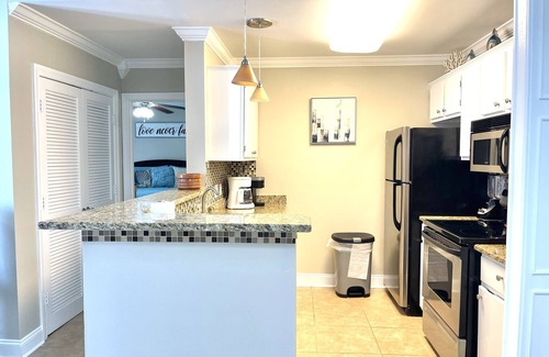 Gulf Shores Condo | 2 bedroom 2 bath condo located approximately 4 miles from beach